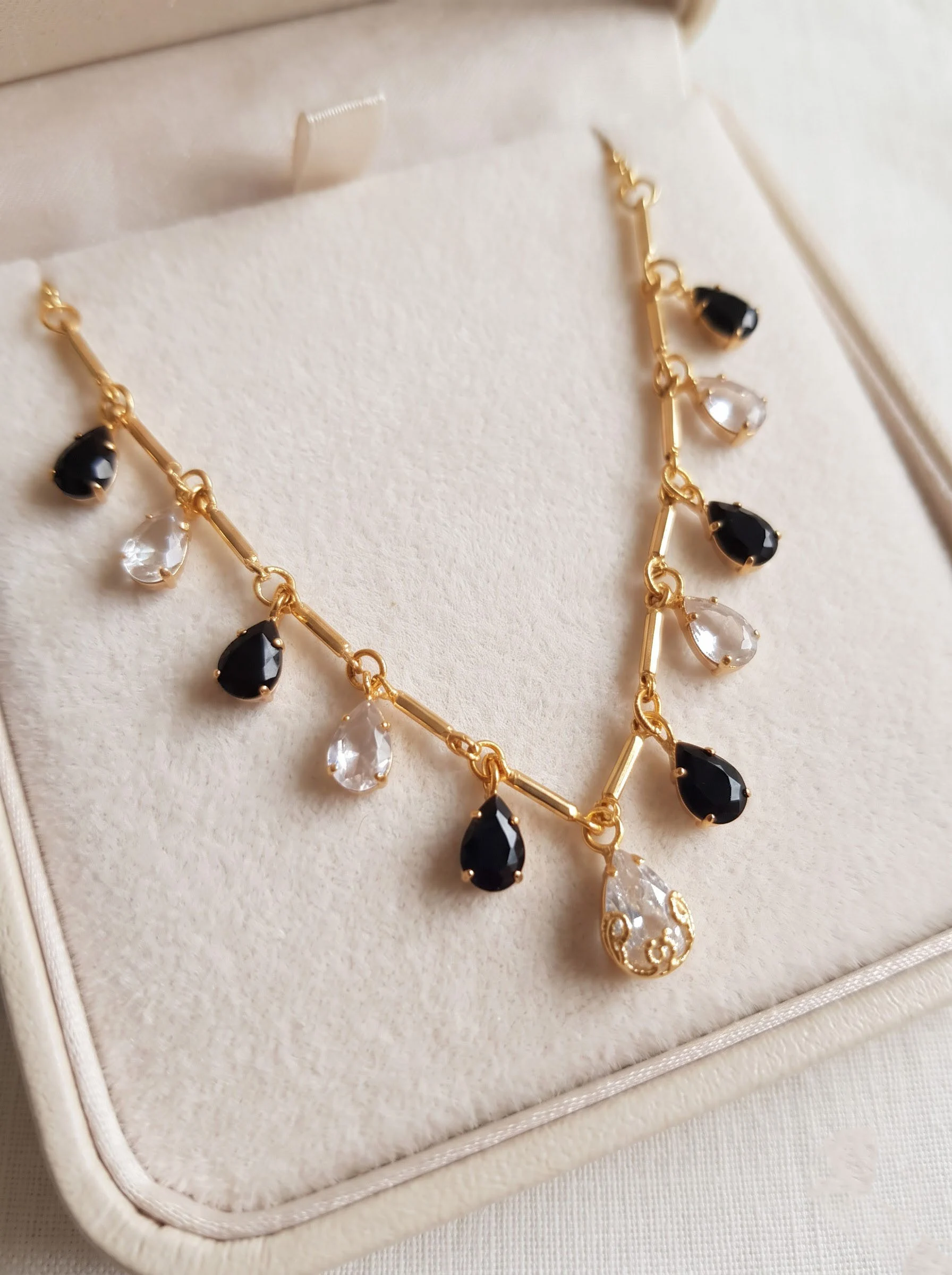 Black White Teardrop Necklace - Image 5