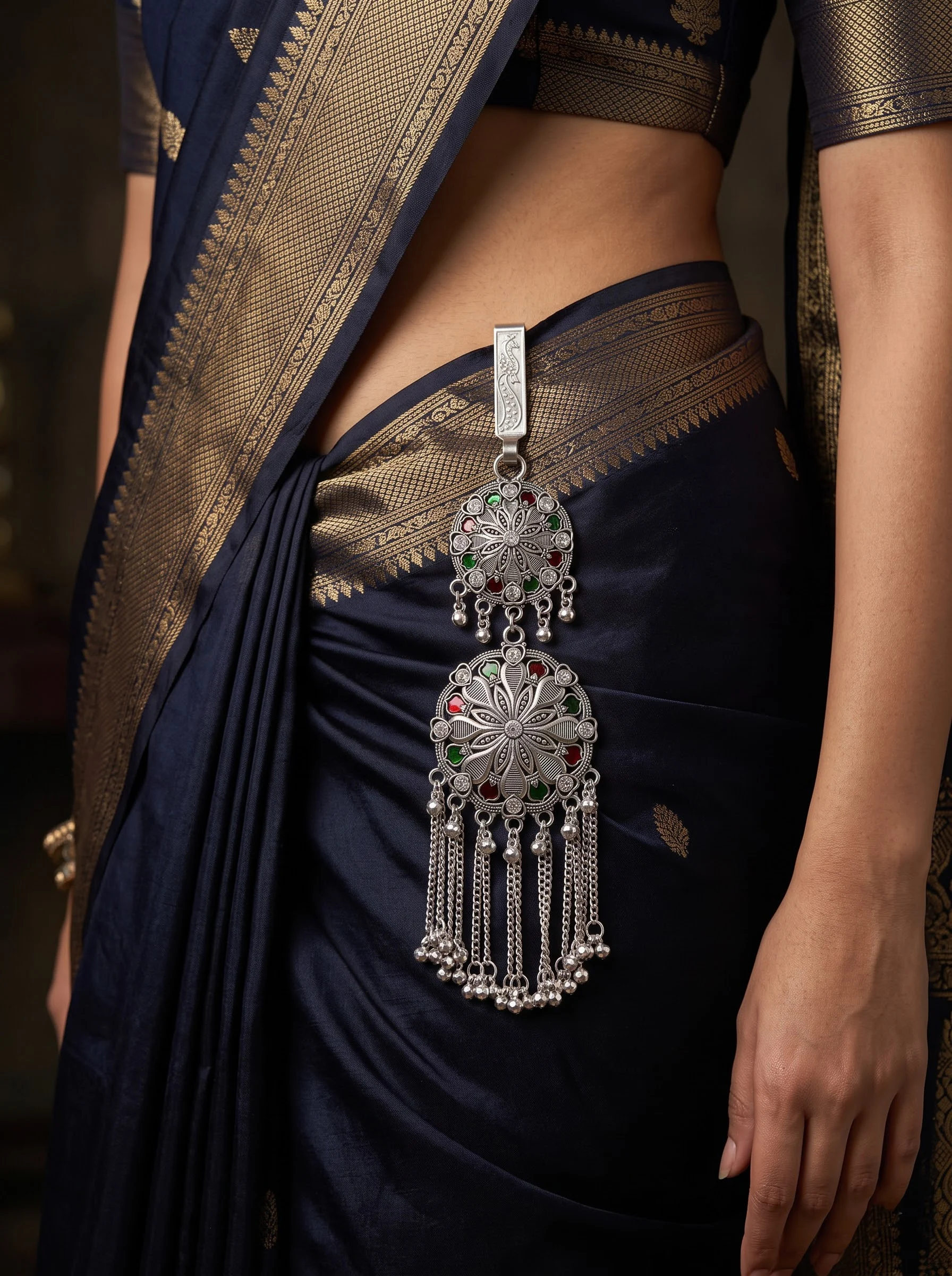 Silver Circular Floral Saree Challa - Image 7